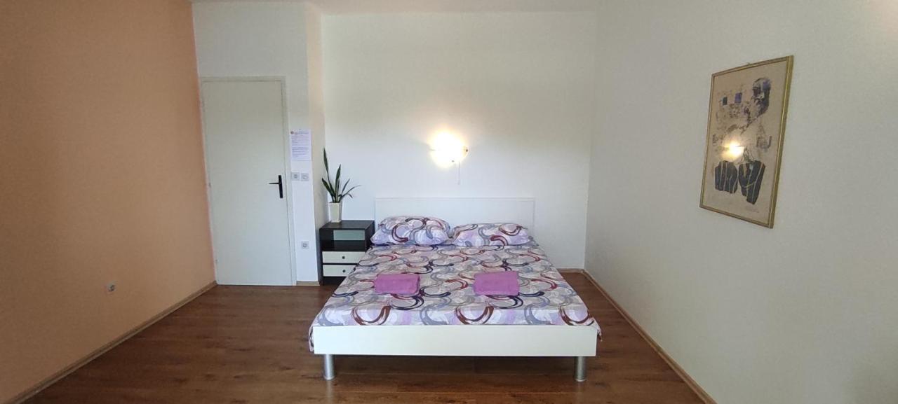 Sea Breeze Apartments With Private Beach And Boat Anchorage Стара-Новаля Экстерьер фото