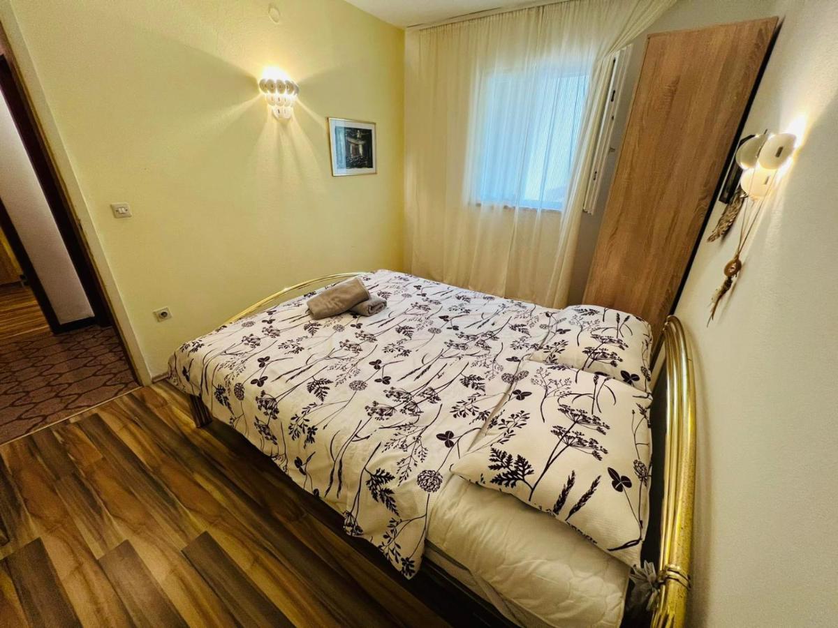 Sea Breeze Apartments With Private Beach And Boat Anchorage Стара-Новаля Экстерьер фото