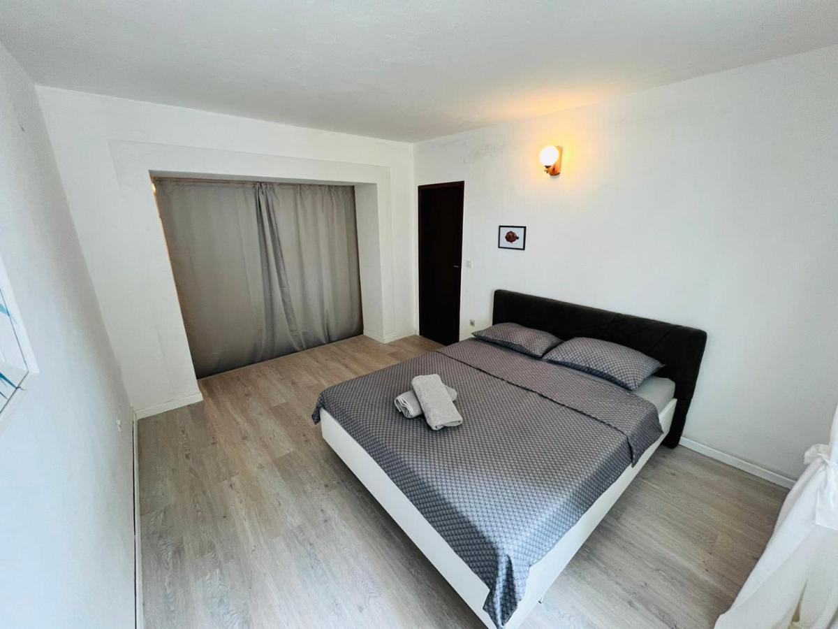 Sea Breeze Apartments With Private Beach And Boat Anchorage Стара-Новаля Экстерьер фото
