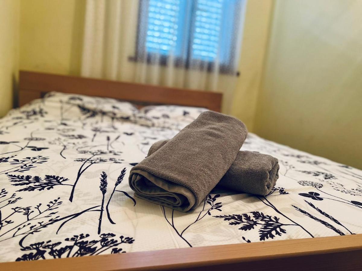Sea Breeze Apartments With Private Beach And Boat Anchorage Стара-Новаля Экстерьер фото
