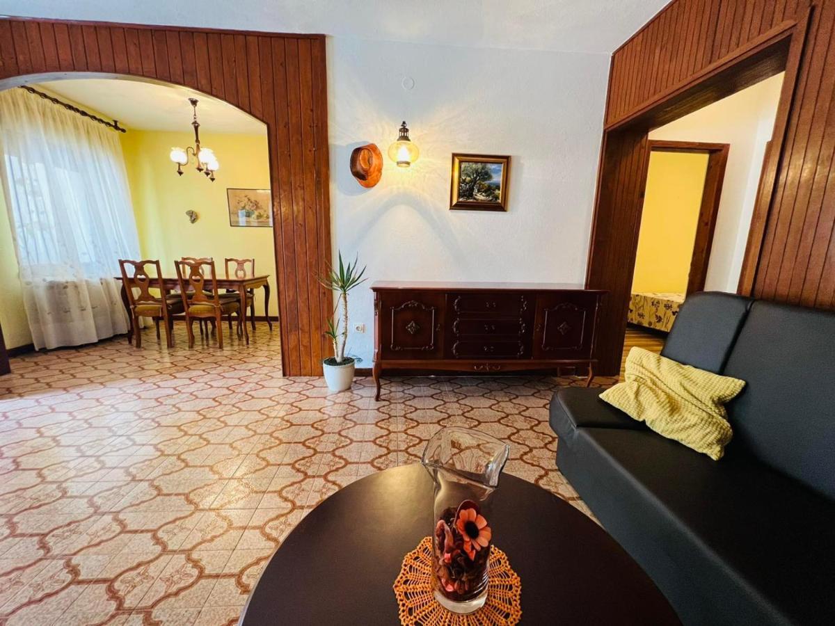 Sea Breeze Apartments With Private Beach And Boat Anchorage Стара-Новаля Экстерьер фото